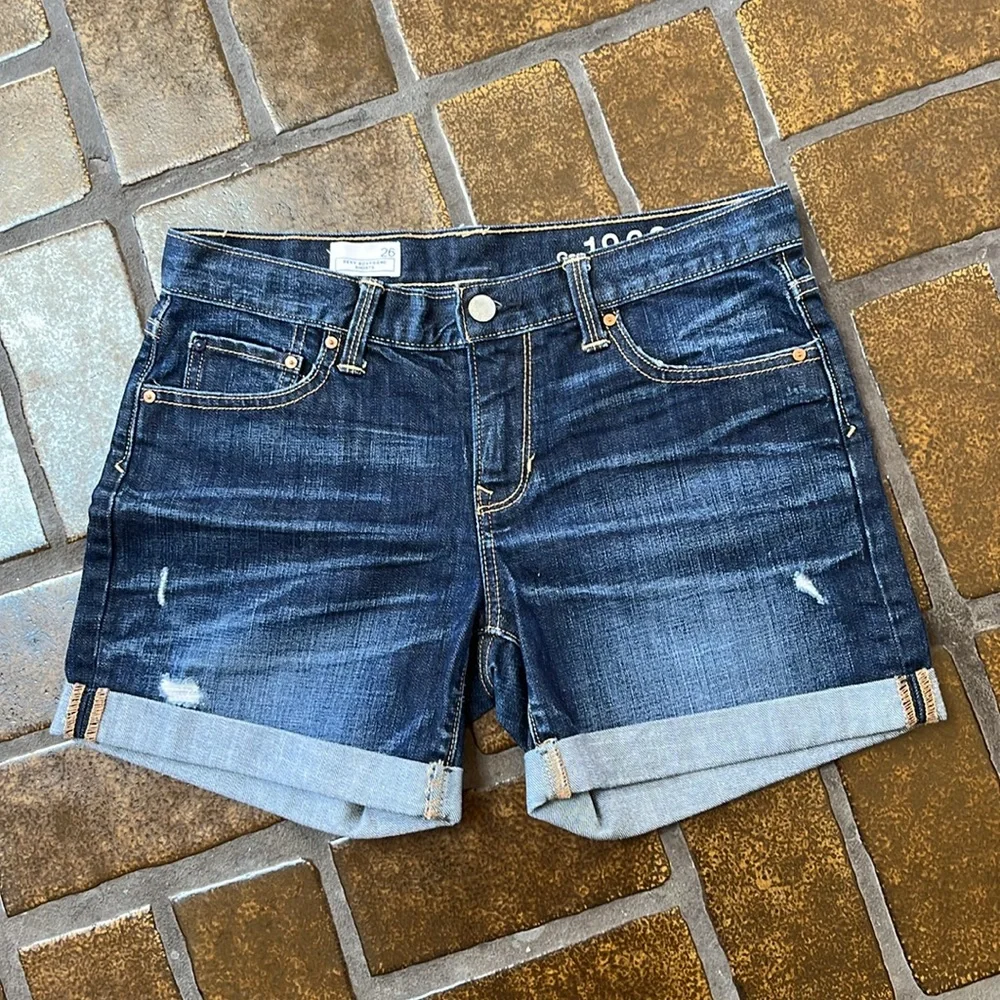 Gap Fleut Wash Sexy Boyfriend Denim Shorts - Picture 1 of 16